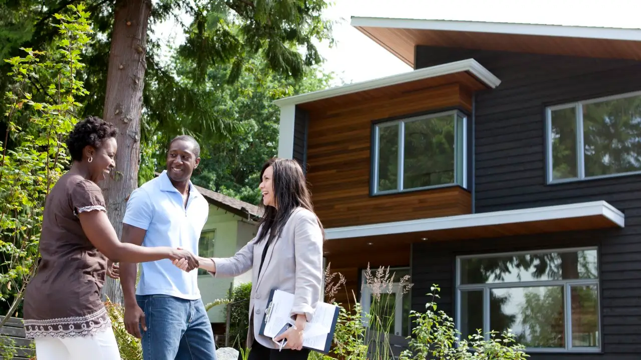 Tips for Buying a House Before Selling Your Current House